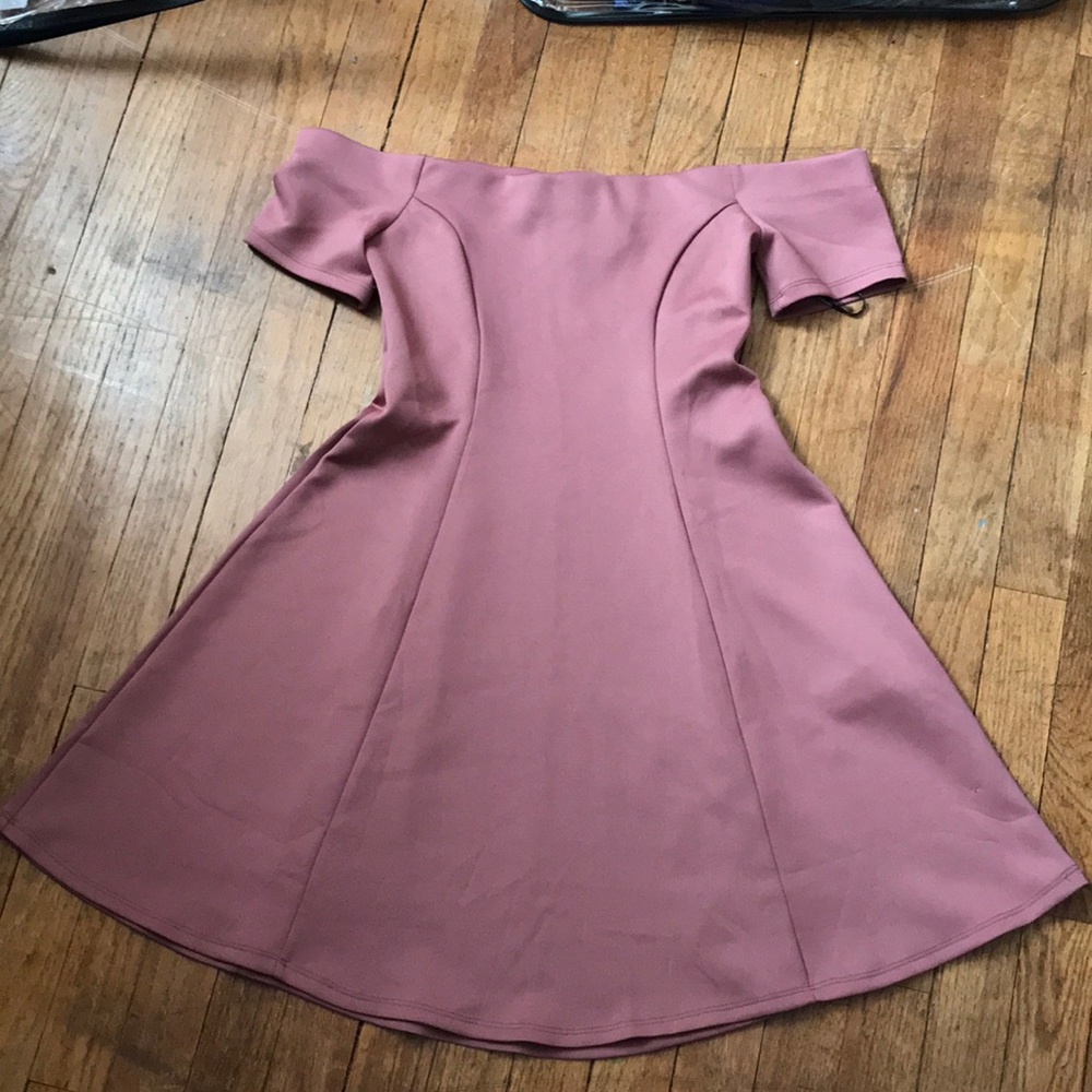 Short sleeve off the shoulder dress